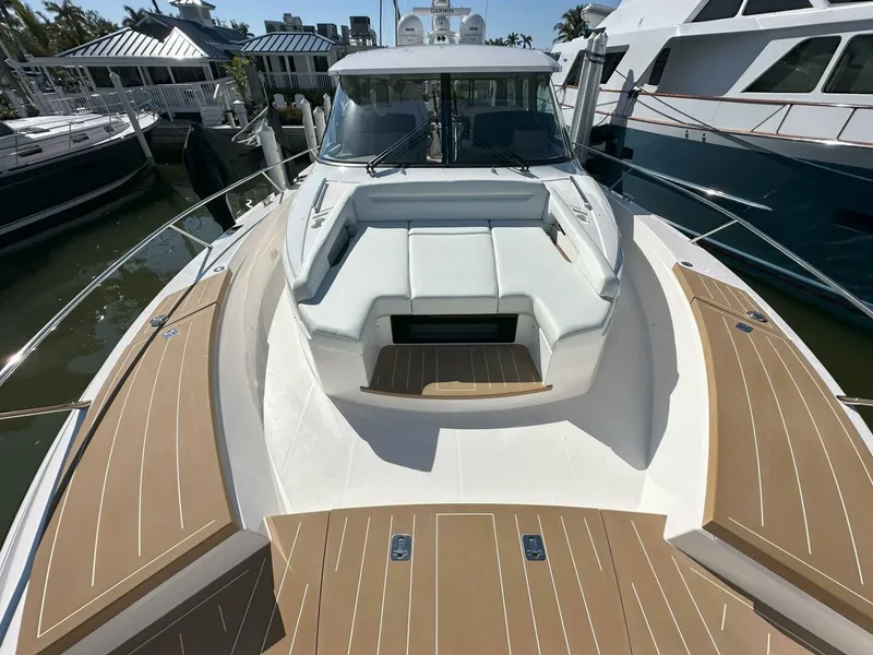 Slide: The Image of 2025 Tiara Yachts 60 EX -Bow Lounge  - 4986278