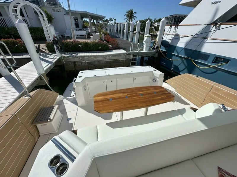 Slide: The Image of 2025 Tiara Yachts 60 EX  - 6092095