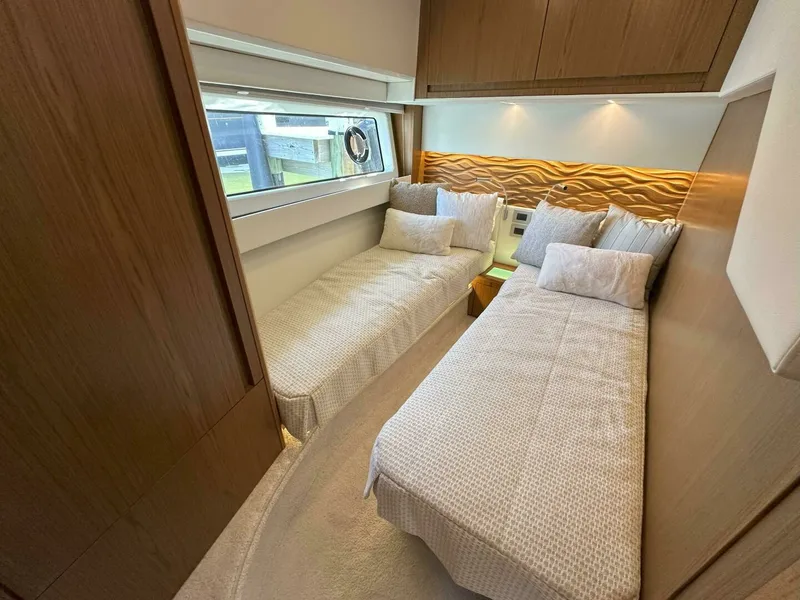 Slide: The Image of  2025 Tiara Yachts 60 EX - Starboard SR - 6092081