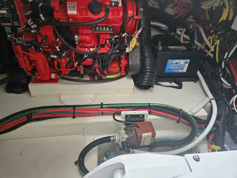 Slide: The Image of Four Winns V355 Coupe OB 2020 - 4985614