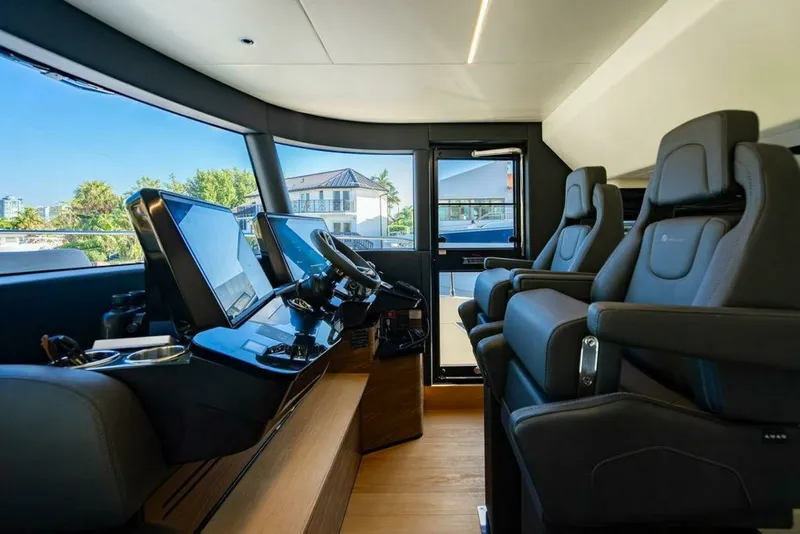 Slide: The Image of Absolute 64 - Kingship - Helm 2023 Absolute 64 Navetta - Kingfish - 7651292