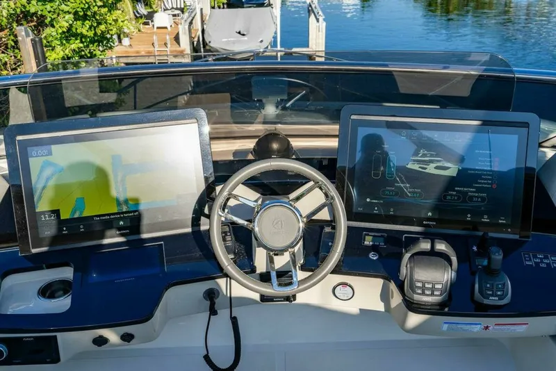 Slide: The Image of Absolute 64 - Kingship - Flybridge Helm 2023 Absolute 64 Navetta - Kingfish - 7651329