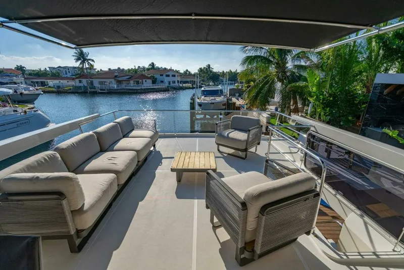 Slide: The Image of Absolute 64 - Kingship - Flybridge 2023 Absolute 64 Navetta - Kingfish - 7651326