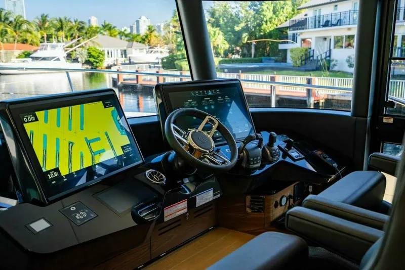 Slide: The Image of Absolute 64 - Kingship - Helm 2023 Absolute 64 Navetta - Kingfish - 7651296