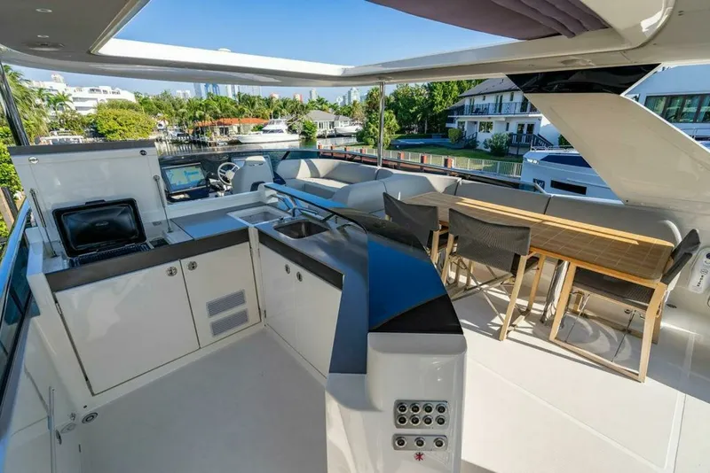 Slide: The Image of Absolute 64 - Kingship - Flybridge 2023 Absolute 64 Navetta - Kingfish - 7651334
