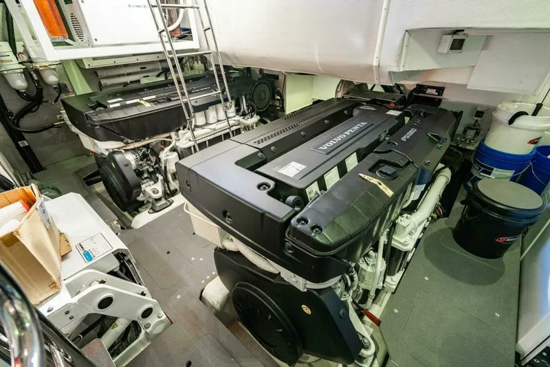 Slide: The Image of Absolute 64 - Kingship - Engine Room 2023 Absolute 64 Navetta - Kingfish - 7651344