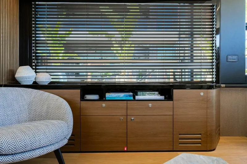 Slide: The Image of Absolute 64 - Kingship - Salon 2023 Absolute 64 Navetta - Kingfish - 4985880