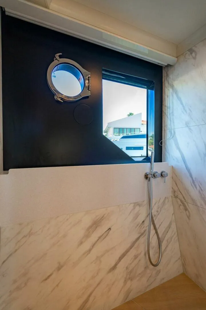 Slide: The Image of Absolute 64 - Kingship - Master Head 2023 Absolute 64 Navetta - Kingfish - 4986157