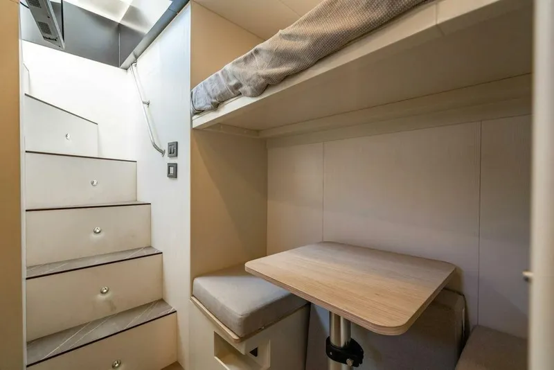 Slide: The Image of Absolute 64 - Kingship - Crew 2023 Absolute 64 Navetta - Kingfish - 4986192