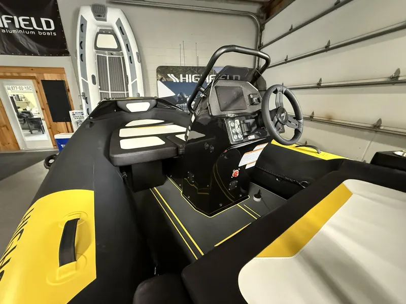 Slide: The Image of Highfield Velox 420 Jet 2025 - 5064760