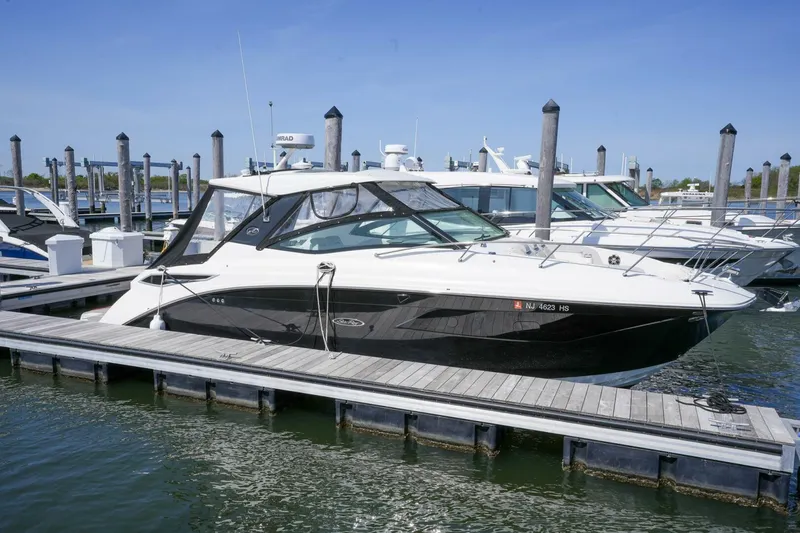 Slide: The Image of Sea Ray 320 Sundancer 2023 - 5270931