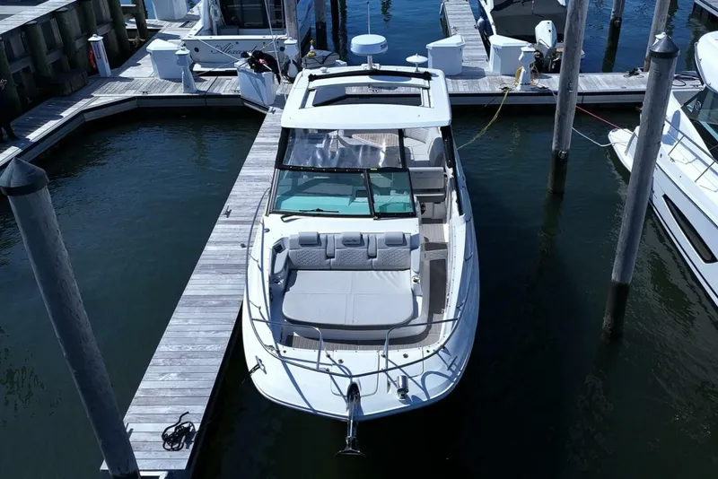 Slide: The Image of Sea Ray 320 Sundancer 2023 - 5270928