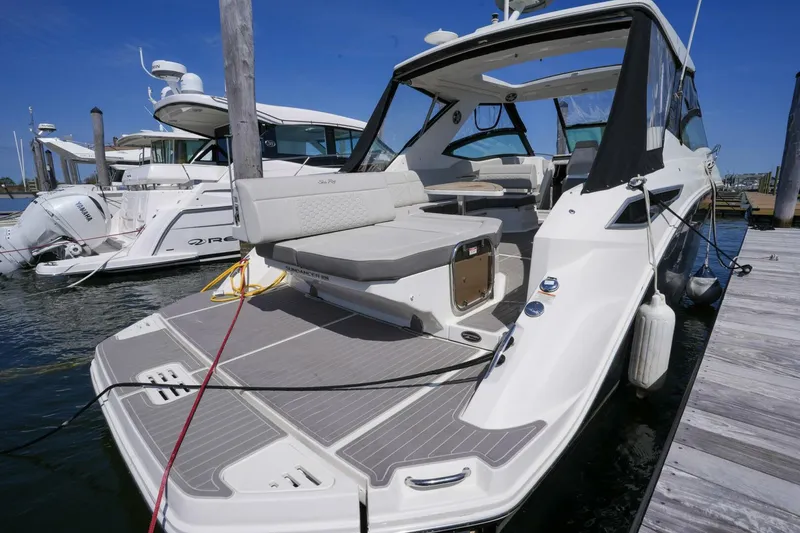 Slide: The Image of Sea Ray 320 Sundancer 2023 - 5270936