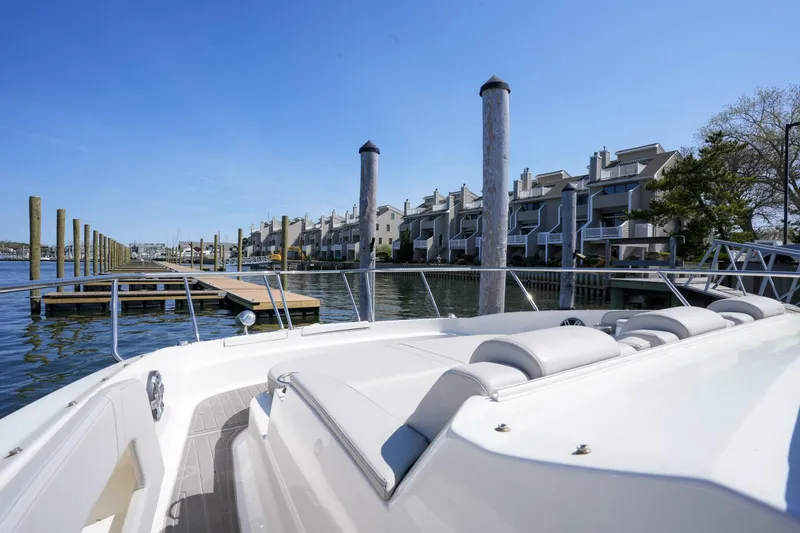 Slide: The Image of Sea Ray 320 Sundancer 2023 - 5270946