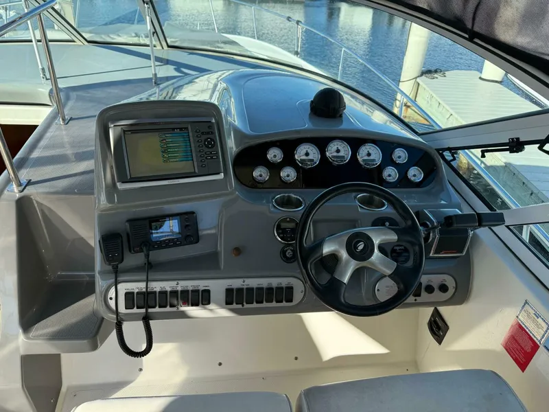 Slide: The Image of Cruisers Yachts 340 Express 2005 - 4997845