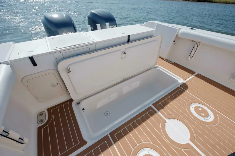 Slide: The Image of Pursuit 3070 Offshore Center Console 2002 - 4997864