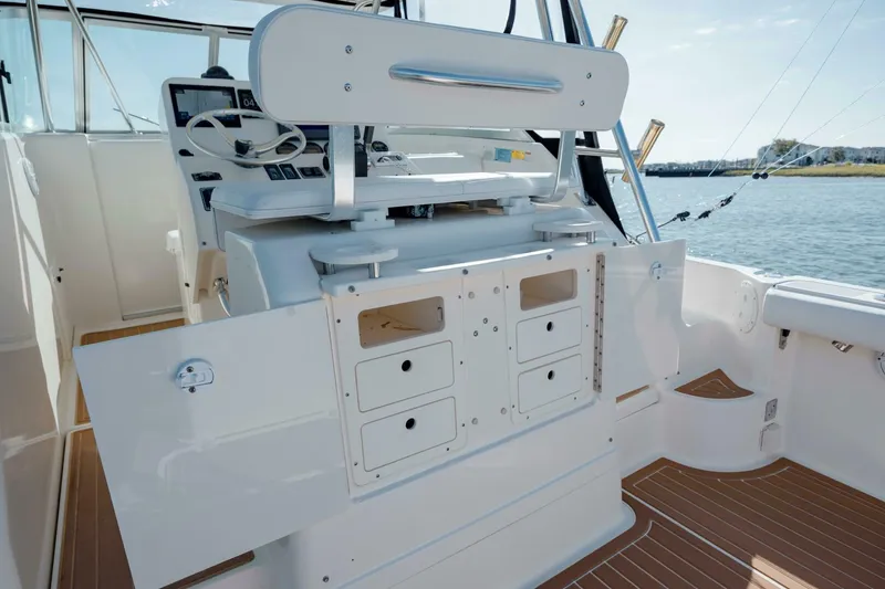 Slide: The Image of Pursuit 3070 Offshore Center Console 2002 - 4997869
