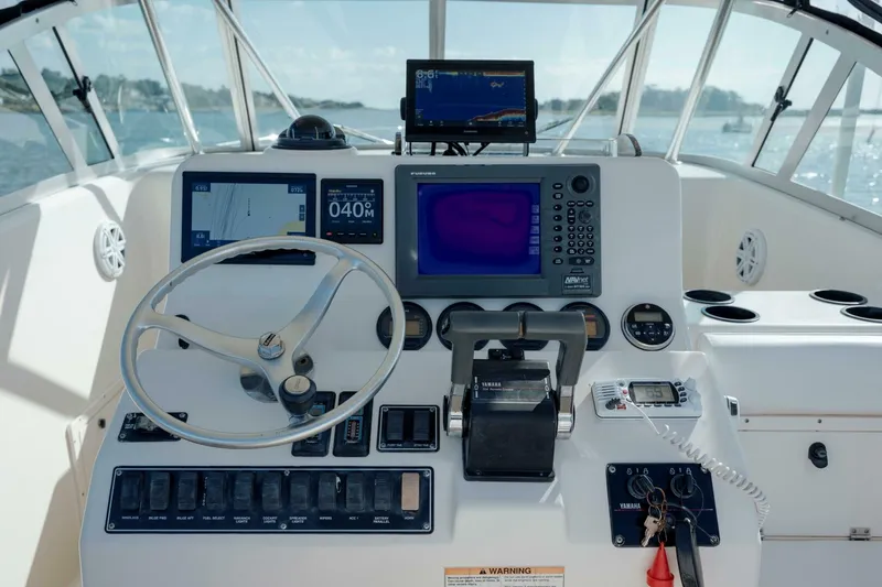 Slide: The Image of Pursuit 3070 Offshore Center Console 2002 - 4997874