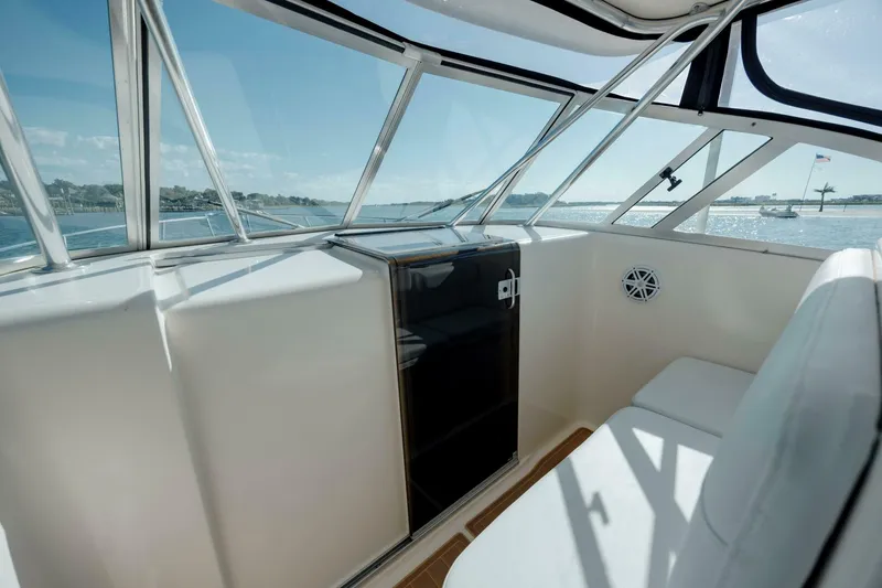 Slide: The Image of Pursuit 3070 Offshore Center Console 2002 - 4997876