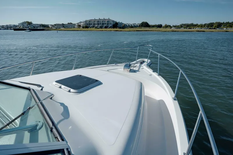 Slide: The Image of Pursuit 3070 Offshore Center Console 2002 - 4997877