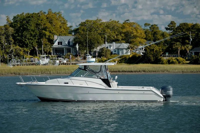 Slide: The Image of Pursuit 3070 Offshore Center Console 2002 - 4997855