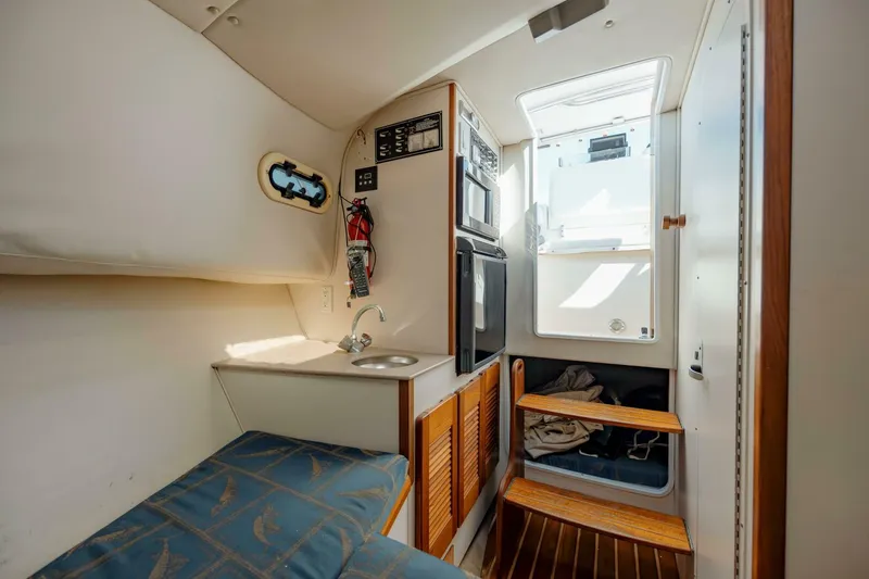 Slide: The Image of Pursuit 3070 Offshore Center Console 2002 - 4997888