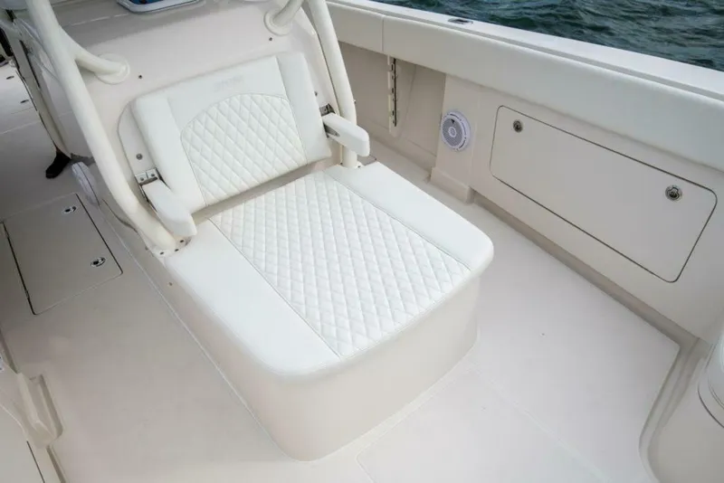 Slide: The Image of 2025 Jupiter 38 - 4986780