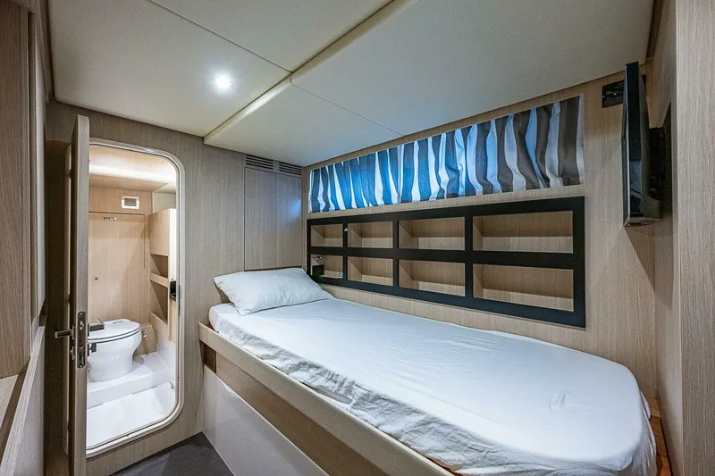 Slide: The Image of Azimut Magellano 66 2024 - 4998373