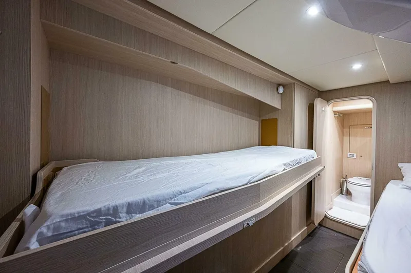 Slide: The Image of Azimut Magellano 66 2024 - 4998377