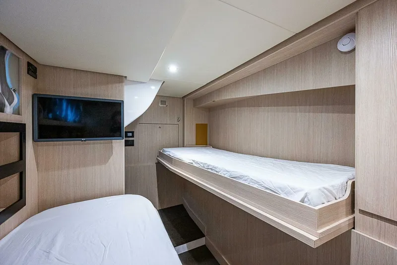 Slide: The Image of Azimut Magellano 66 2024 - 4998378