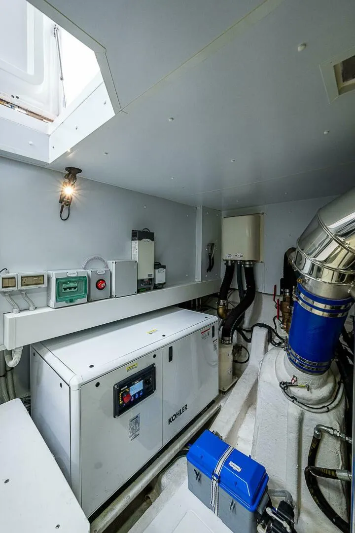 Slide: The Image of Azimut Magellano 66 2024 - 4998391