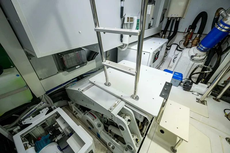 Slide: The Image of Azimut Magellano 66 2024 - 4998395