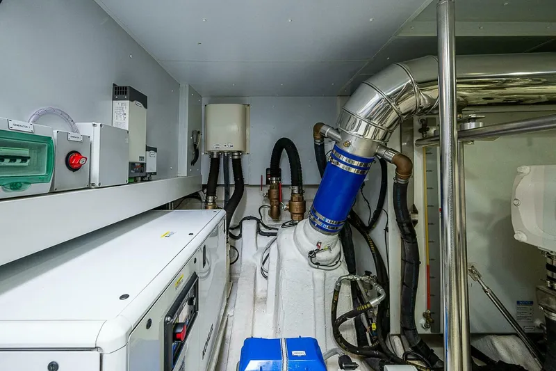 Slide: The Image of Azimut Magellano 66 2024 - 4998397