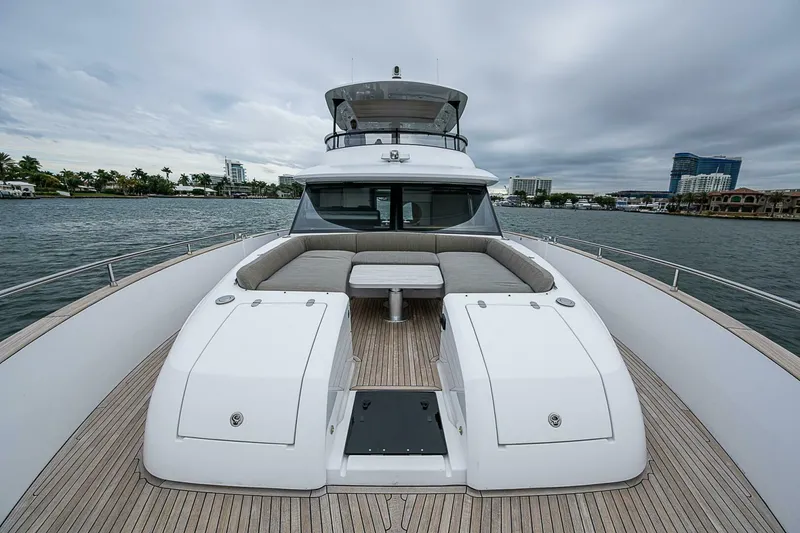 Slide: The Image of Azimut Magellano 66 2024 - 4998211