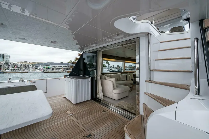 Slide: The Image of Azimut Magellano 66 2024 - 4998214