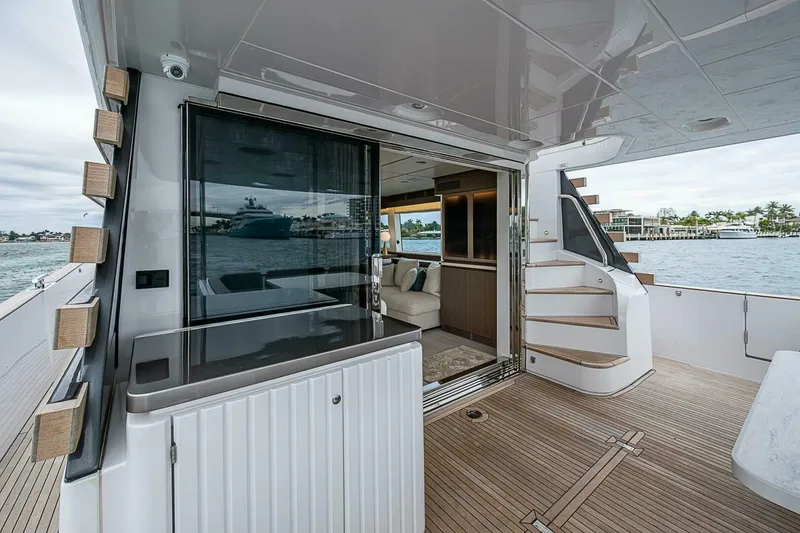 Slide: The Image of Azimut Magellano 66 2024 - 4998215