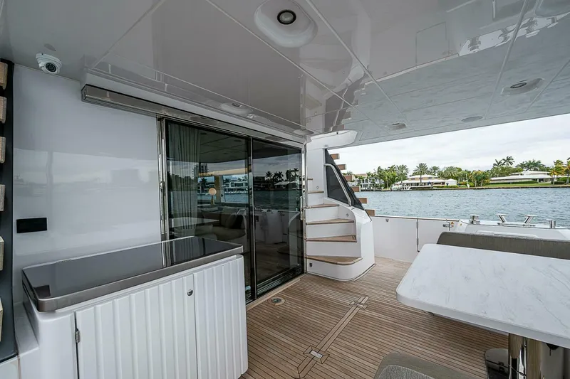 Slide: The Image of Azimut Magellano 66 2024 - 4998221