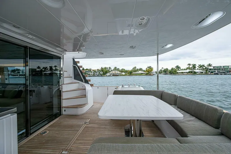 Slide: The Image of Azimut Magellano 66 2024 - 4998222