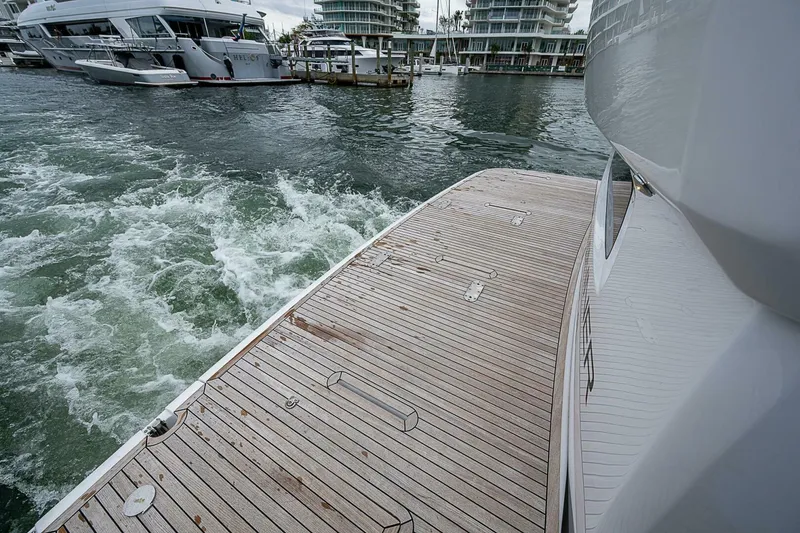 Slide: The Image of Azimut Magellano 66 2024 - 4998229