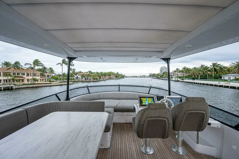 Slide: The Image of Azimut Magellano 66 2024 - 4998257