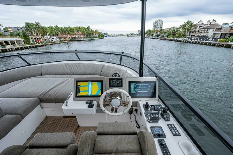 Slide: The Image of Azimut Magellano 66 2024 - 4998262