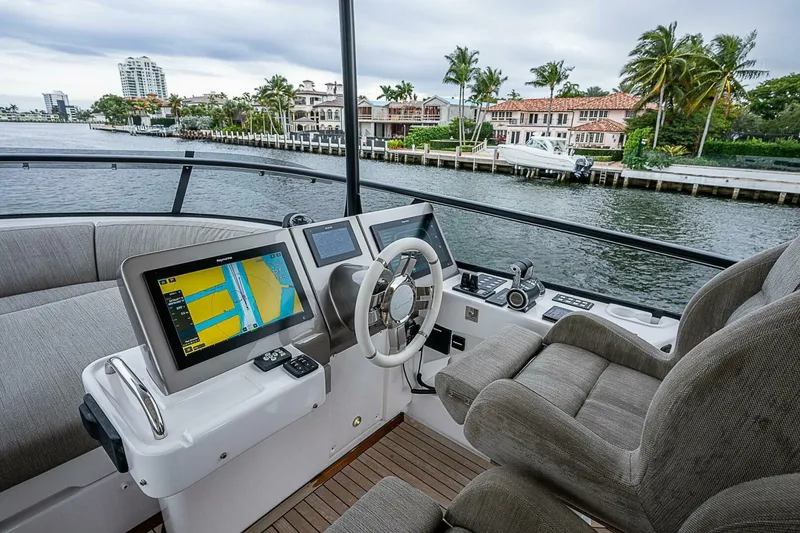 Slide: The Image of Azimut Magellano 66 2024 - 4998264