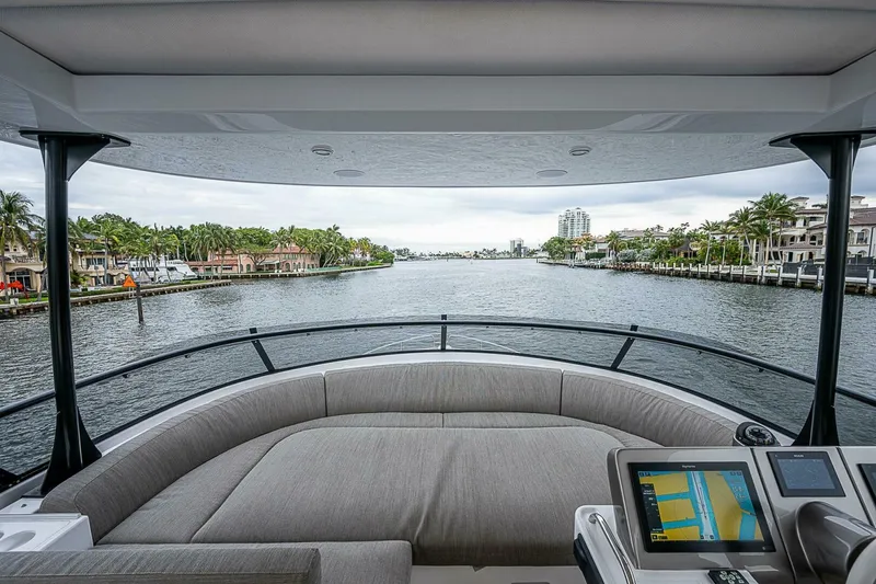 Slide: The Image of Azimut Magellano 66 2024 - 4998267