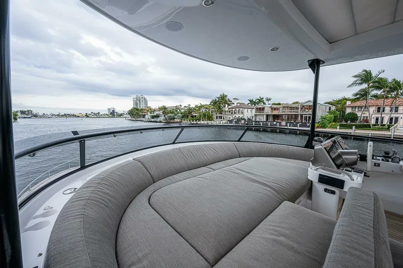 Slide: The Image of Azimut Magellano 66 2024 - 4998269