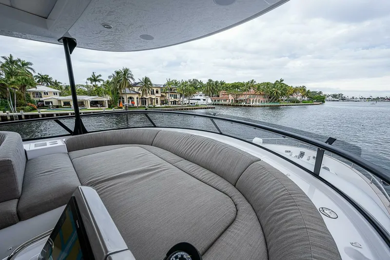 Slide: The Image of Azimut Magellano 66 2024 - 4998271