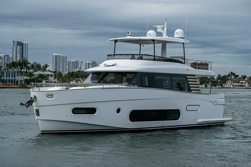 Slide: The Image of Azimut Magellano 66 2024 - 4998203