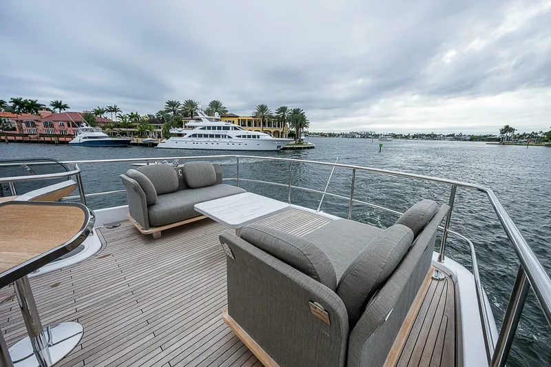 Slide: The Image of Azimut Magellano 66 2024 - 4998282