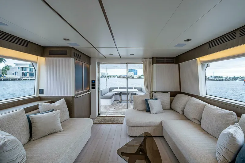 Slide: The Image of Azimut Magellano 66 2024 - 4998291