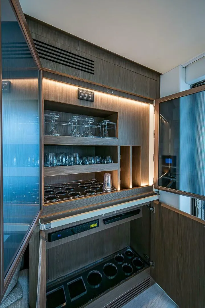 Slide: The Image of Azimut Magellano 66 2024 - 4998292