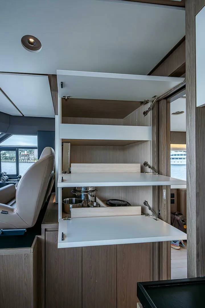 Slide: The Image of Azimut Magellano 66 2024 - 4998311